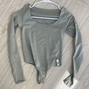 Skims essential long sleeve scoop neck body suit